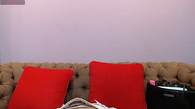 miacarperr1 online show from 01/21/25, 08:43