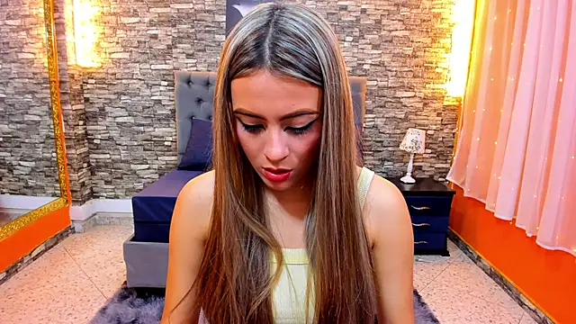 miacarperr1 online show from 02/04/25, 08:49