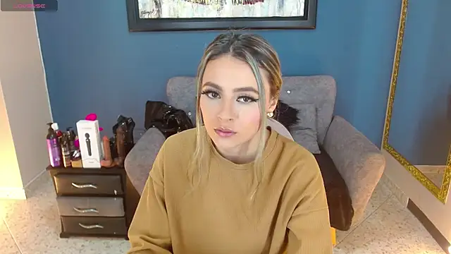 miacarperr1 online show from 03/15/25, 08:43