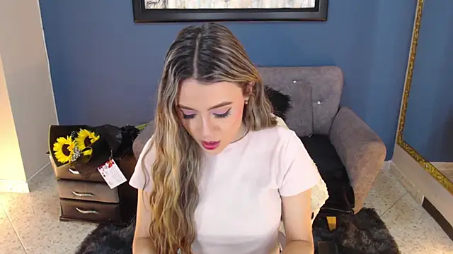 miacarperr1 online show from 03/21/25, 09:34