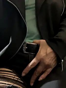 MireyaTorresGu online show from 10/26/25, 12:27