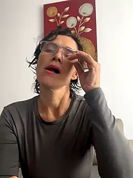 MireyaTorresGu online show from 11/07/25, 02:17