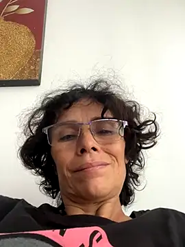 MireyaTorresGu online show from 12/02/25, 10:05