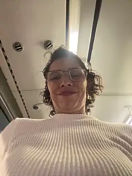 MireyaTorresGu online show from 02/05/26, 02:27