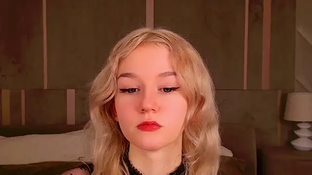 NaomiLoys online show from 02/09/25, 05:11