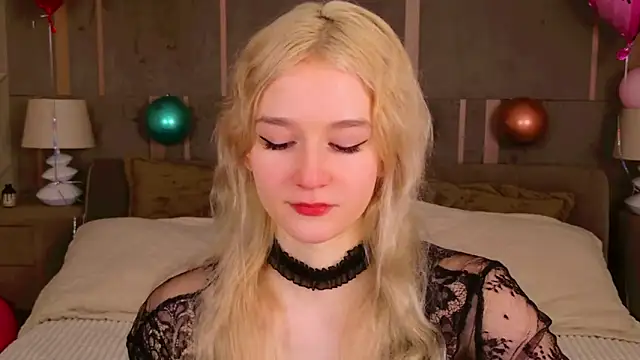 NaomiLoys online show from 02/14/25, 08:26