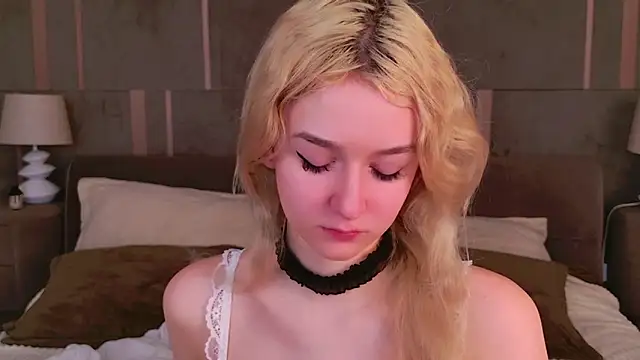 NaomiLoys online show from 03/07/25, 08:44