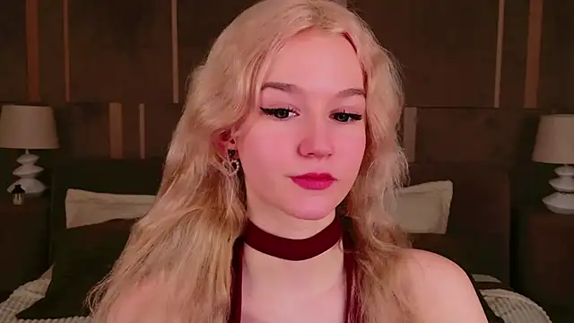 NaomiLoys online show from 03/22/25, 03:30