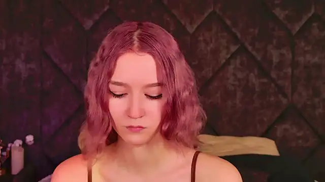 NaomiLoys online show from 10/02/25, 05:47