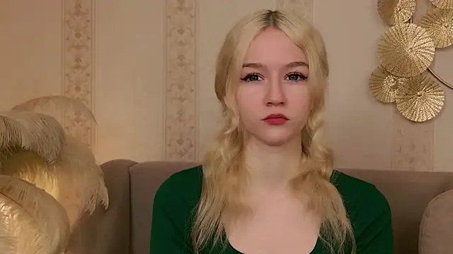 NaomiLoys online show from 11/12/25, 11:21