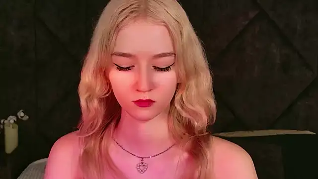 NaomiLoys online show from 11/18/25, 10:52