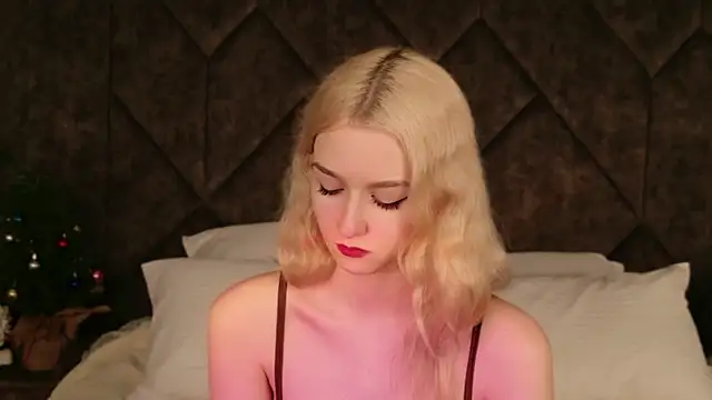 NaomiLoys online show from 01/12/26, 12:54