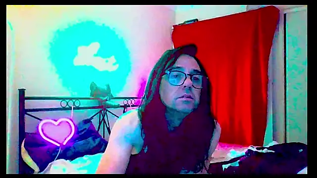 Snapshot of ingrid1982 chatting on 04/05/26, 02:47 ingrid1982 online show from 04/05/26, 02:47