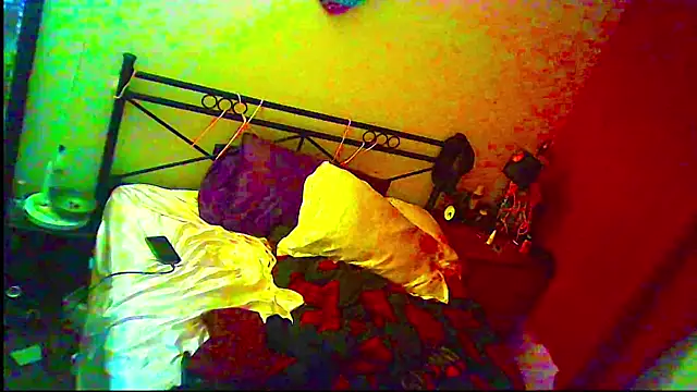 Snapshot of ingrid1982 chatting on 05/22/26, 06:35 ingrid1982 online show from 05/22/26, 06:35