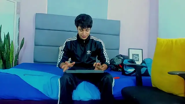 Zacktk7 online show from 02/08/25, 02:38