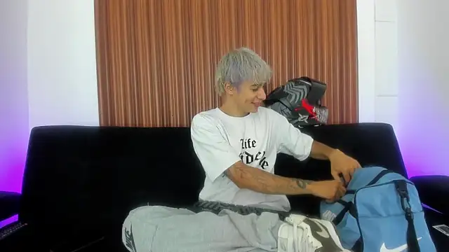 Zacktk7 online show from 02/20/25, 08:14