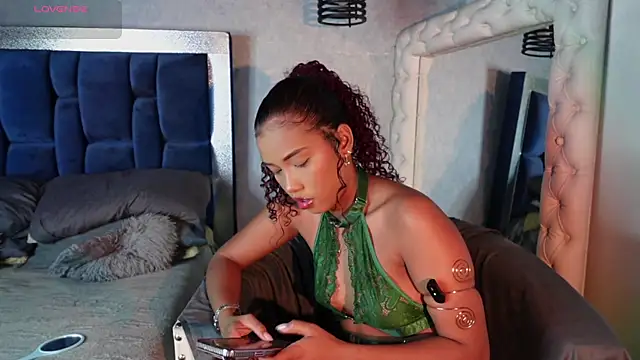 Snapshot of Salome_Williamss chatting on 05/29/26, 12:36 Salome Williamss online show from 05/29/26, 12:36