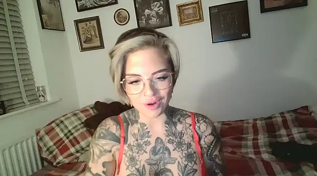 Snapshot of Alexandersonxo chatting on 12/19/24, 10:00 Alexandersonxo online show from 12/19/24, 10:00