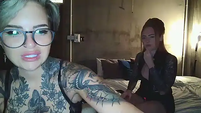 Snapshot of Alexandersonxo chatting on 02/08/25, 01:01 Alexandersonxo online show from 02/08/25, 01:01