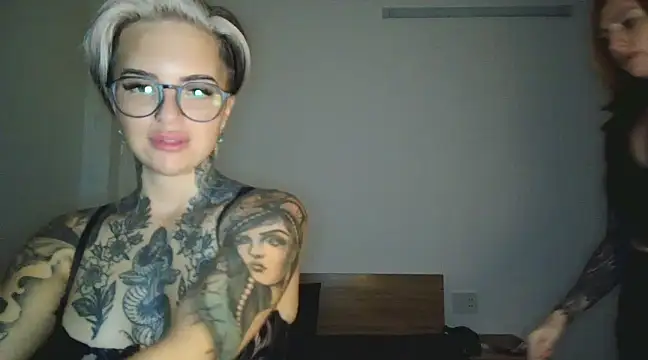 Snapshot of Alexandersonxo chatting on 03/22/25, 02:03 Alexandersonxo online show from 03/22/25, 02:03