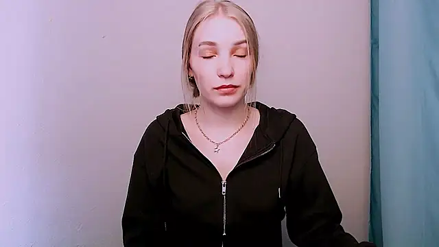 Queen ofLove online show from 03/05/26, 01:29