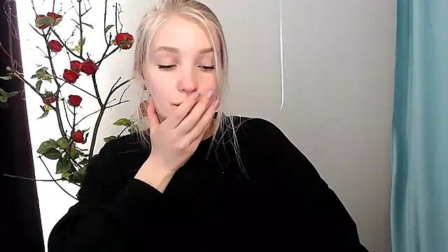 Queen ofLove online show from 04/27/26, 02:26