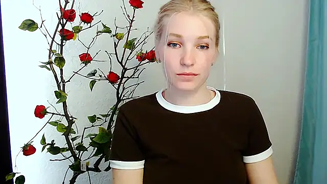 Queen ofLove online show from 04/29/26, 01:15