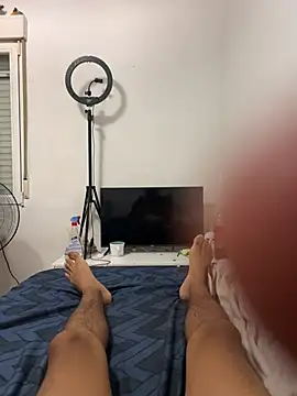 Snapshot of Ryan-hot chatting on 07/16/26, 11:33 Ryan-hot online show from 07/16/26, 11:33