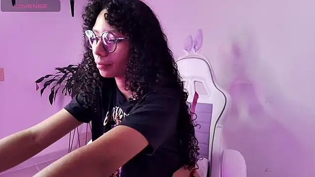 Snapshot of Elektra_williams chatting on 02/07/25, 10:52 Elektra williams online show from 02/07/25, 10:52