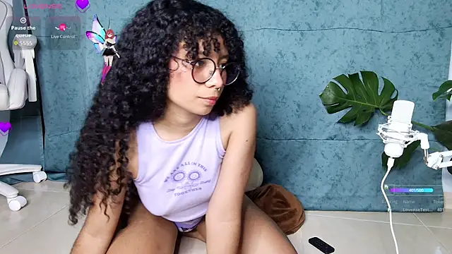 Snapshot of Elektra_williams chatting on 10/03/25, 12:07 Elektra williams online show from 10/03/25, 12:07