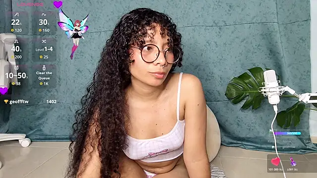 Snapshot of Elektra_williams chatting on 10/21/25, 10:43 Elektra williams online show from 10/21/25, 10:43