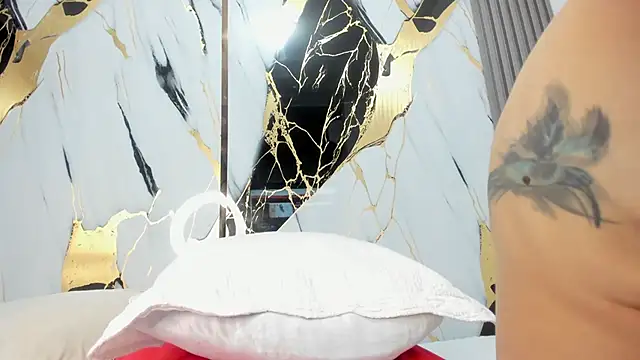 sophiee evanss  online show from 02/21/25, 10:07