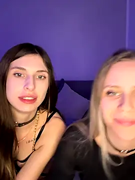 lunawolf21 online show from 12/04/24, 07:23