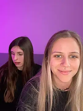 lunawolf21 online show from 12/10/24, 08:40