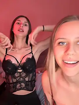 lunawolf21 online show from 12/19/24, 07:51