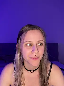 lunawolf21 online show from 12/28/24, 08:36