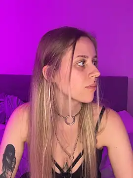 lunawolf21 online show from 01/09/25, 07:50