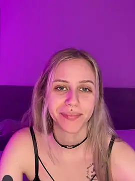 lunawolf21 online show from 01/19/25, 08:07