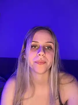 lunawolf21 online show from 02/01/25, 05:47