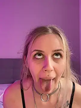 lunawolf21 online show from 02/09/25, 08:33