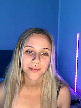 lunawolf21 online show from 09/25/25, 06:28