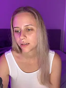 lunawolf21 online show from 10/13/25, 07:03