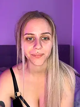 lunawolf21 online show from 11/12/25, 07:42