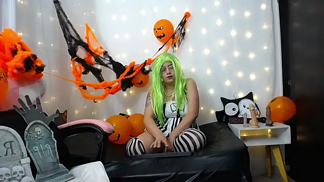 Niuk mei online show from 10/28/25, 07:27