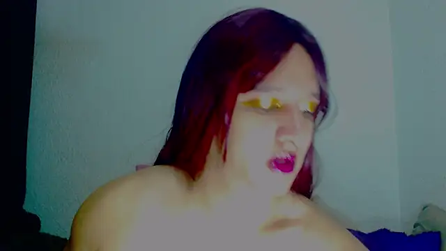 Snapshot of alexandrasexy32 chatting on 10/25/25, 02:52 alexandrasexy32 online show from 10/25/25, 02:52