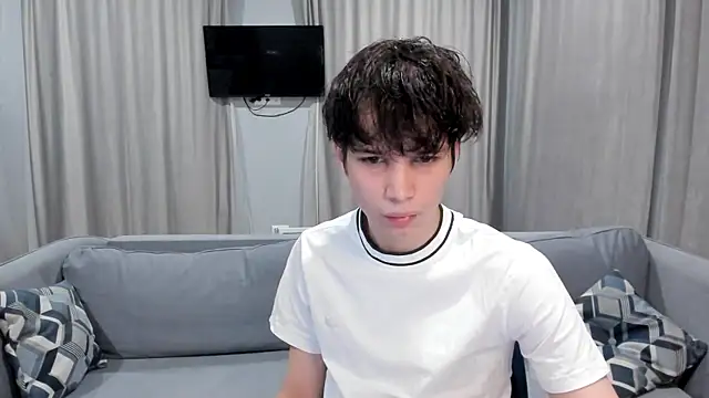 Snapshot of Im_Shine_Guy chatting on 12/01/24, 07:36 Im Shine Guy online show from 12/01/24, 07:36