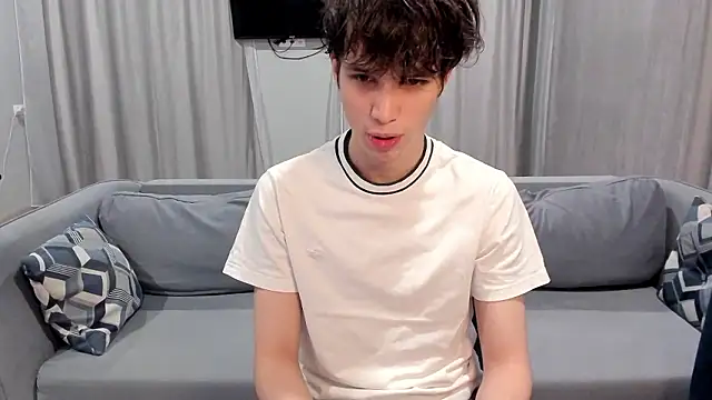 Snapshot of Im_Shine_Guy chatting on 12/02/24, 07:38 Im Shine Guy online show from 12/02/24, 07:38