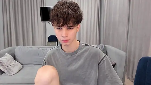 Snapshot of Im_Shine_Guy chatting on 12/18/24, 07:30 Im Shine Guy online show from 12/18/24, 07:30