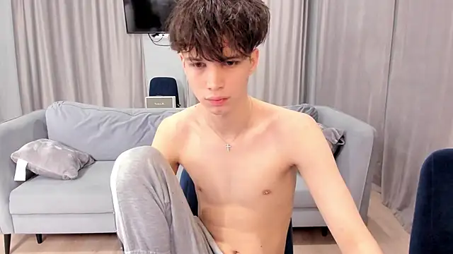 Snapshot of Im_Shine_Guy chatting on 12/19/24, 10:53 Im Shine Guy online show from 12/19/24, 10:53