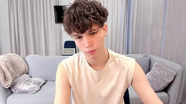 Snapshot of Im_Shine_Guy chatting on 12/23/24, 10:21 Im Shine Guy online show from 12/23/24, 10:21